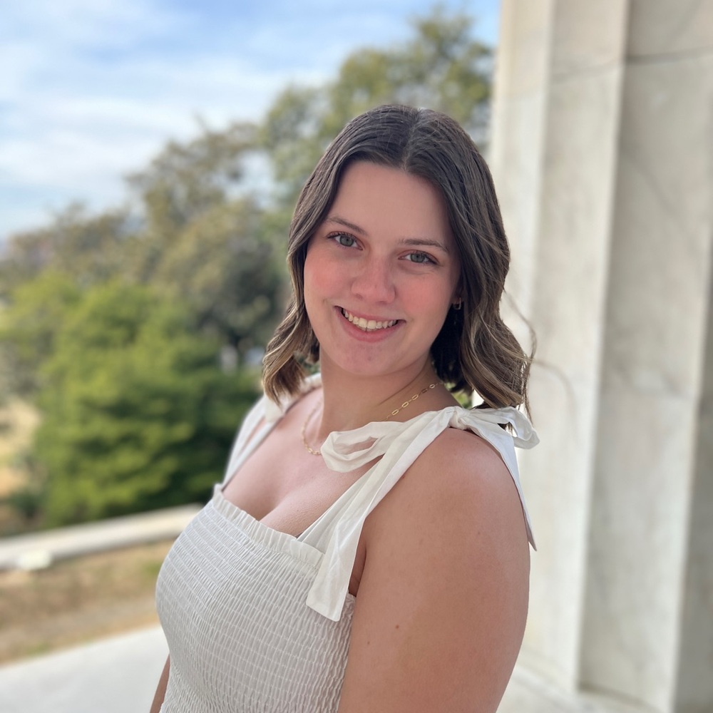 Meet your Posher, Olivia